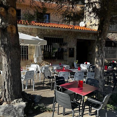 Hotel Restaurante Rio Cuervo Vega del Cadorno Dış mekan fotoğraf