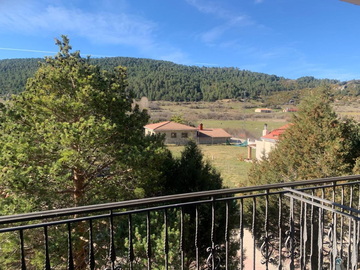 Hotel Restaurante Rio Cuervo Vega del Cadorno Dış mekan fotoğraf