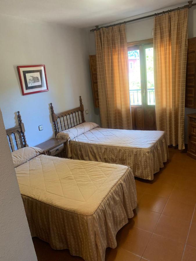 Hotel Restaurante Rio Cuervo Vega del Cadorno Dış mekan fotoğraf