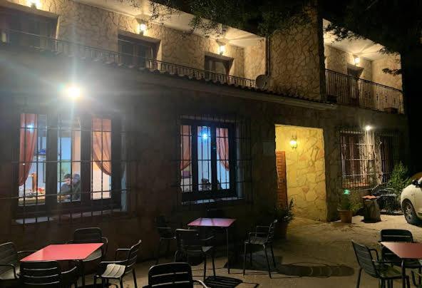 Hotel Restaurante Rio Cuervo Vega del Cadorno Dış mekan fotoğraf