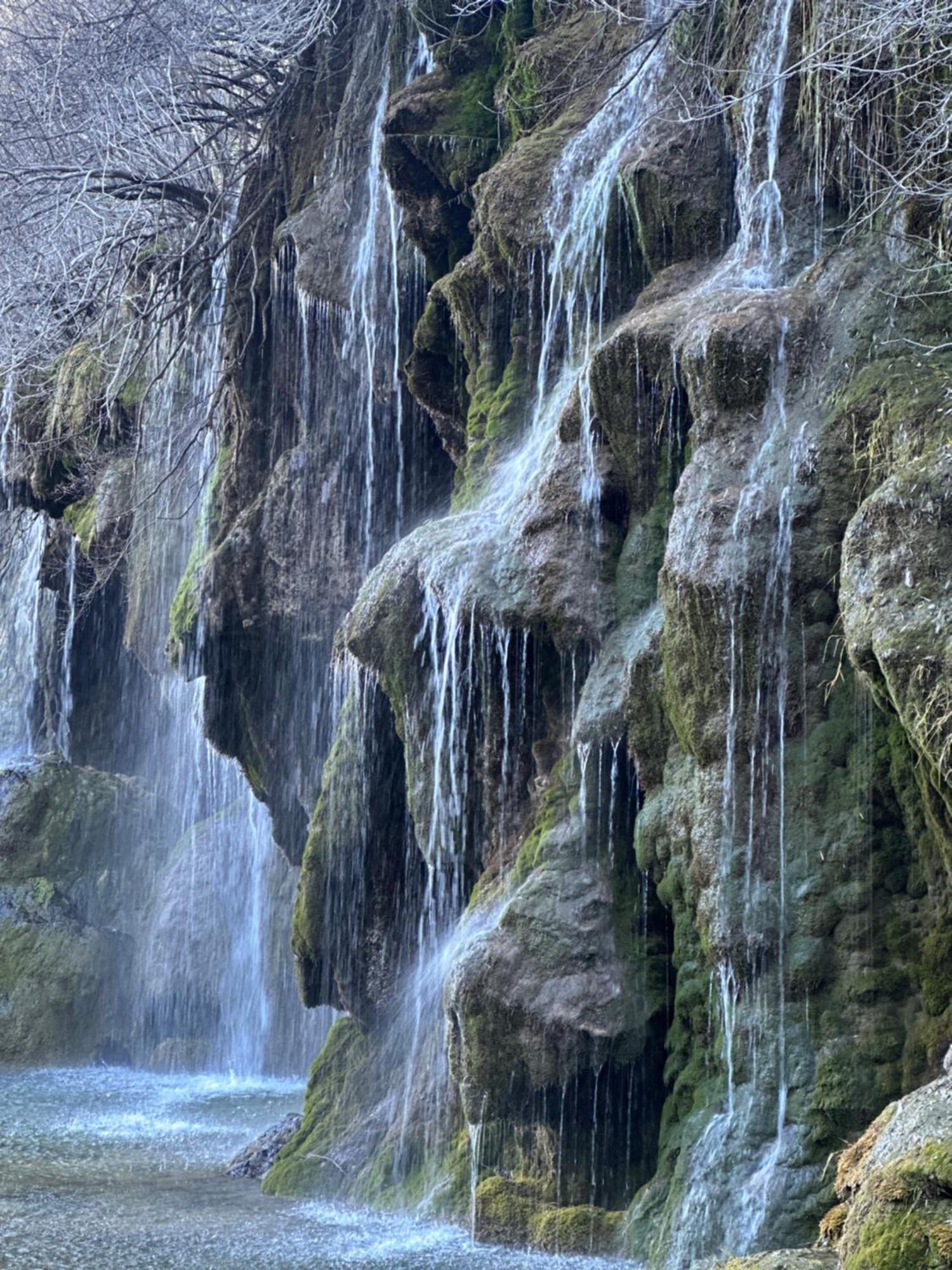 Hotel Restaurante Rio Cuervo Vega del Cadorno Dış mekan fotoğraf