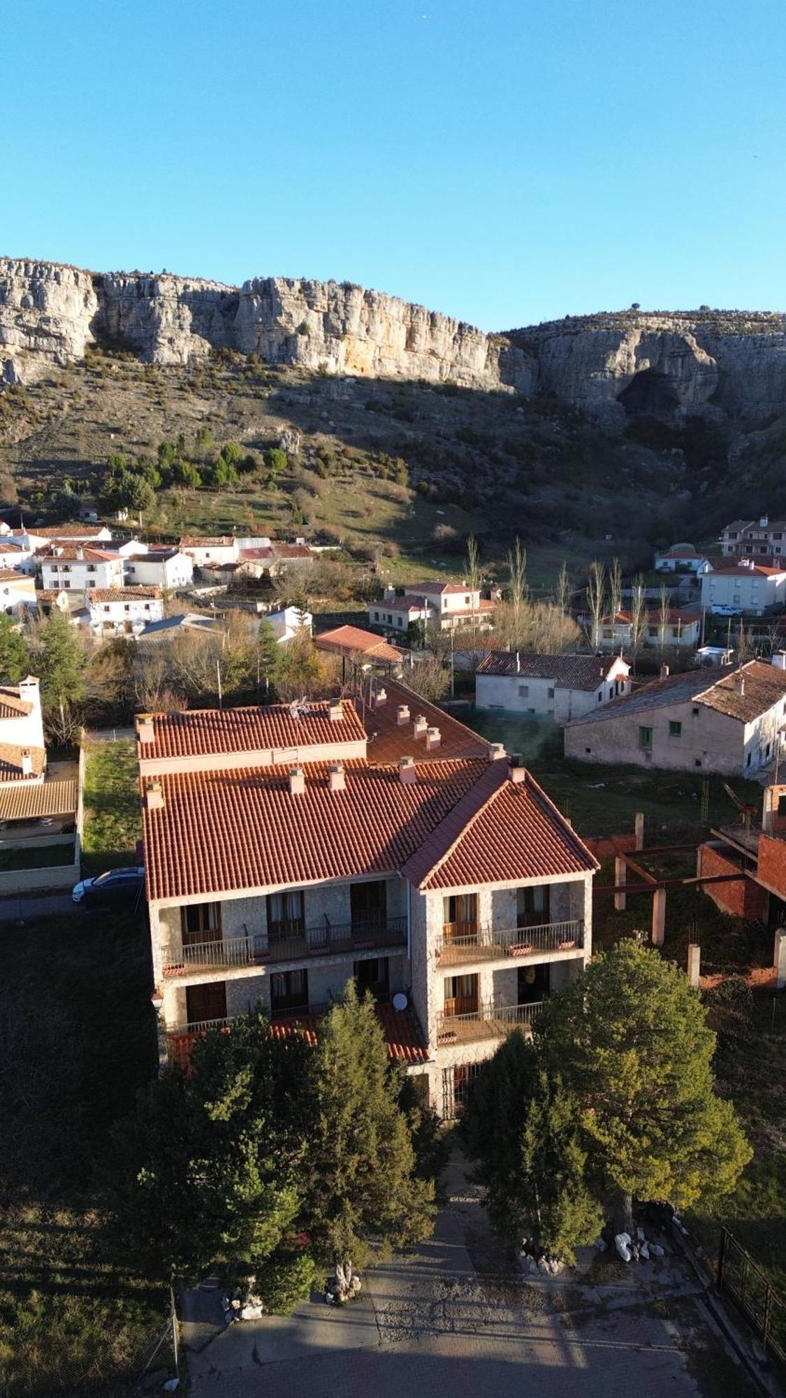 Hotel Restaurante Rio Cuervo Vega del Cadorno Dış mekan fotoğraf