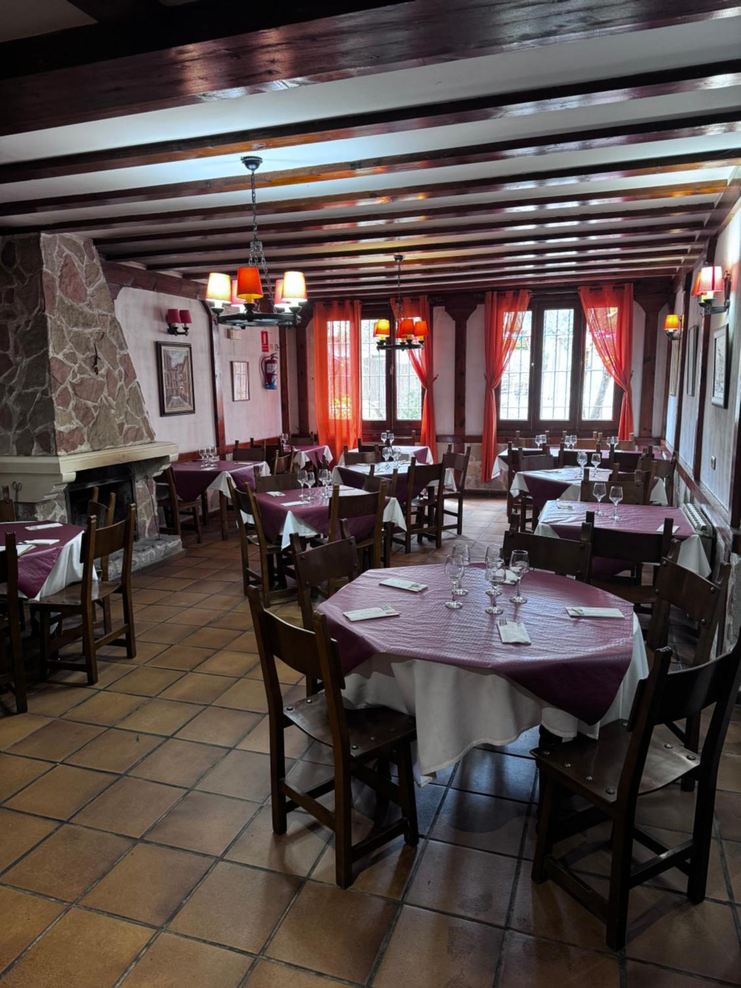 Hotel Restaurante Rio Cuervo Vega del Cadorno Dış mekan fotoğraf
