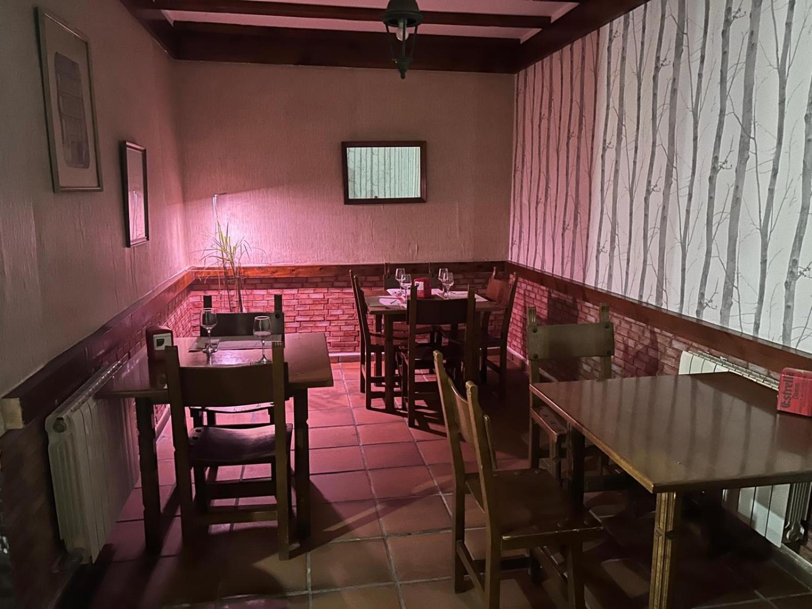 Hotel Restaurante Rio Cuervo Vega del Cadorno Dış mekan fotoğraf